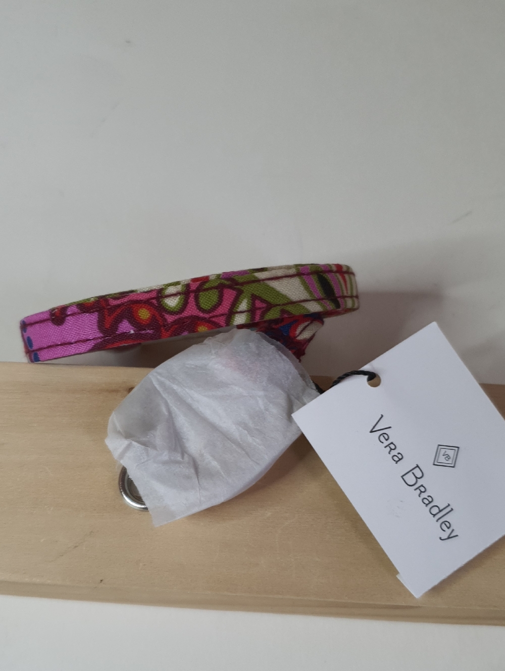VERA BRADLEY LANYARD IN RESORT MEDALLIONS NWT + FREE GIFT